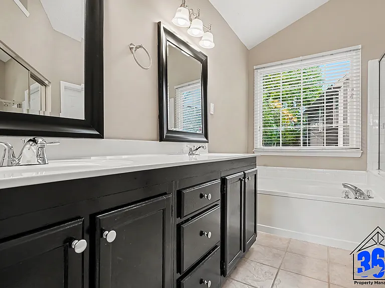 5524 Edgebury Rd — Photo 16