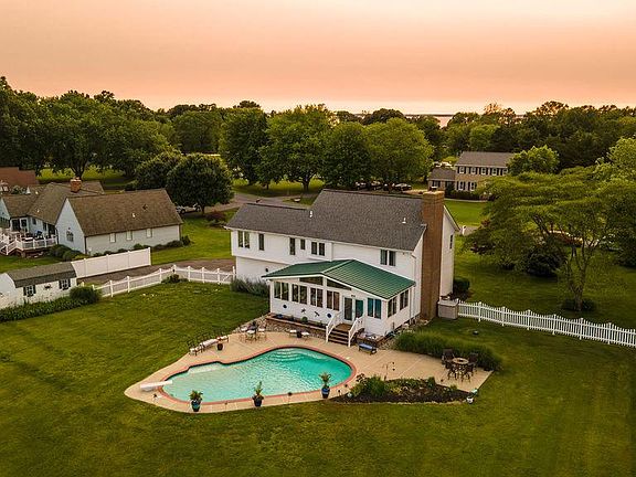 2nd image of 321 S Lake Dr