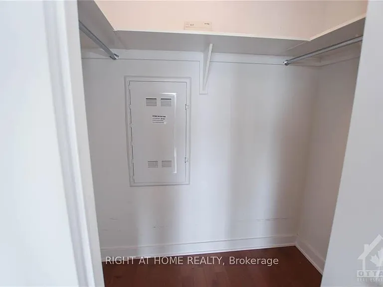 40 Nepean St #2306 — Photo 17