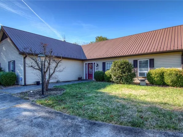 3130 Middlebrook Dr, Clemmons, NC 27012