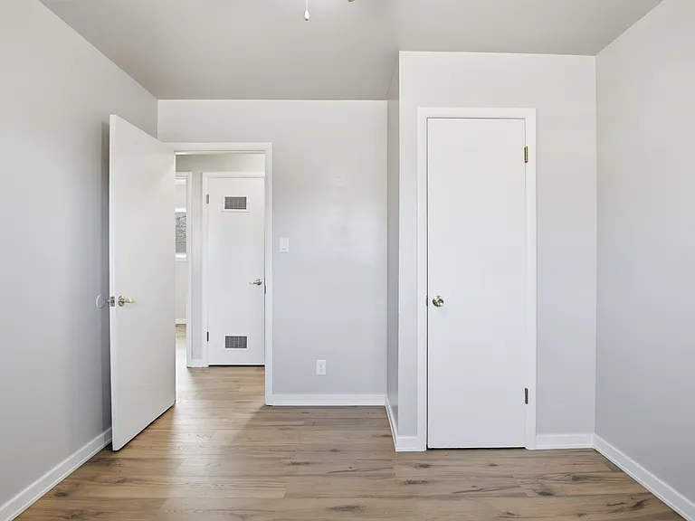 2826 N Institute St — Photo 5