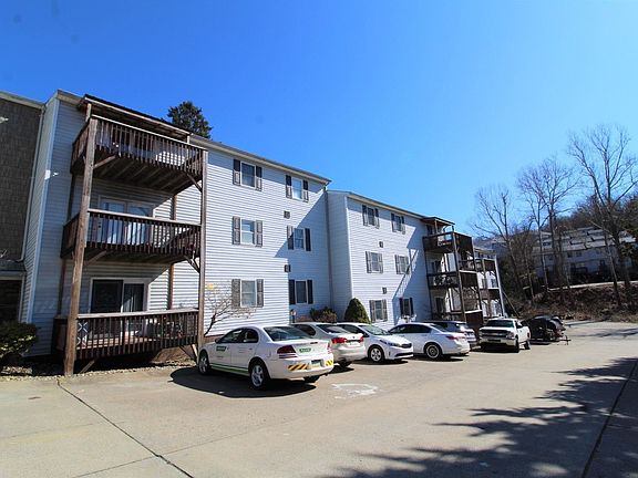 3rd image of 940 Stewart St #9727154