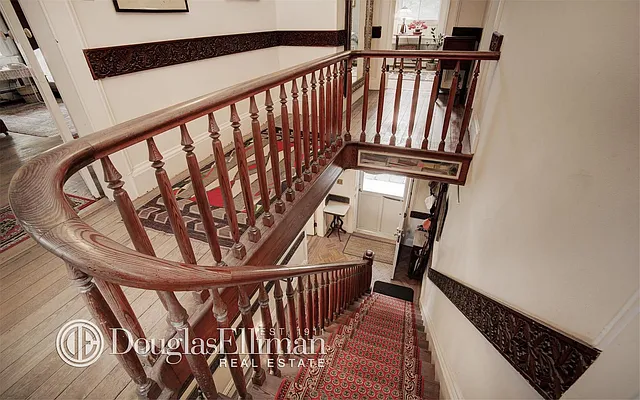 Sold by Douglas Elliman | media 21