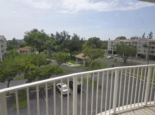 8260 SW 210th St APT 305, Cutler Bay, FL 33189