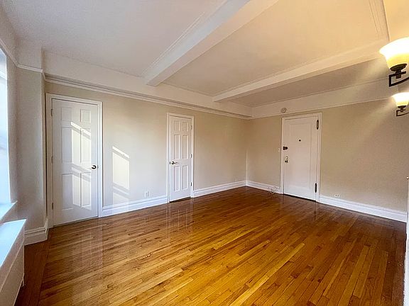 3rd image of 121 E 31st St APT 2J
