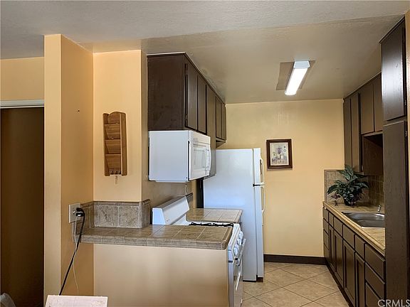 5th image of 801 S Lyon St #120