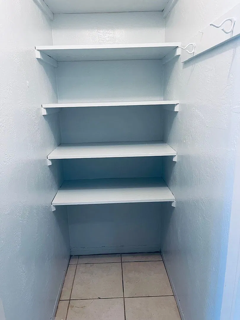 1 bedroom apartment — Photo 3