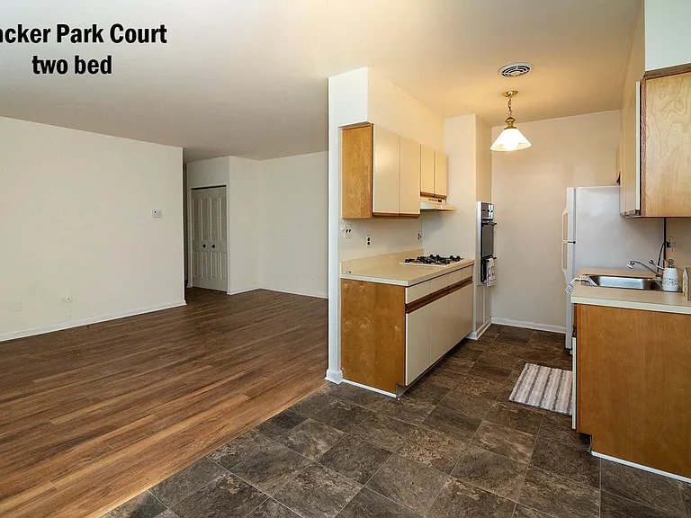 Packer Park Court — Photo 7