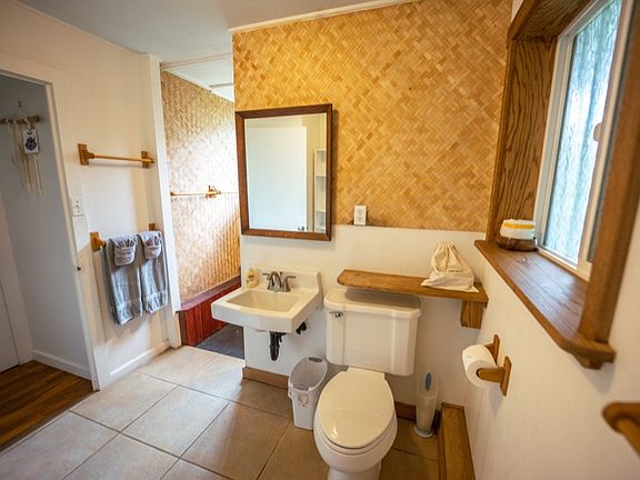 4th image of 15 Aipuni St #3