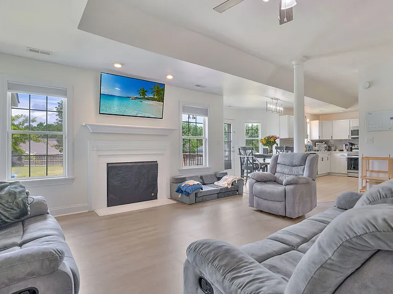 202 Weeping Hollow Ct — Photo 24