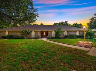 9805 Bois D Arc Ct, Fort Worth, TX 76126