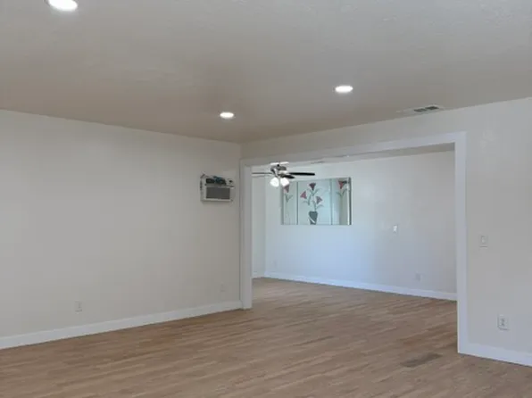 9245 Mills Ave, Montclair, CA 91763