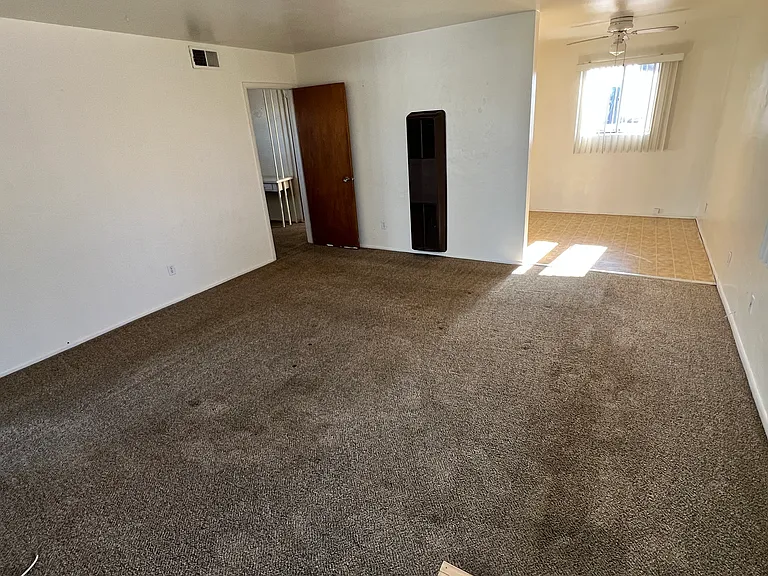 4425 N 8th Ave #8 — Photo 9