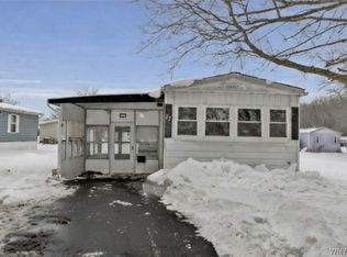 77 Lakewood Vlg, Medina, NY 14103