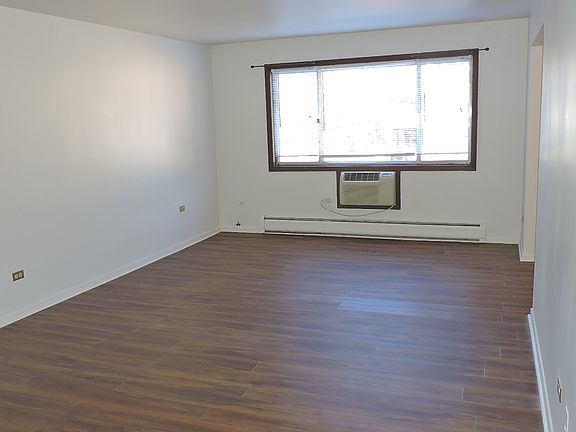 2nd image of 328 W Johnson St APT 2