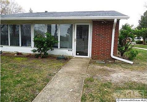 1st image of 533F Dartmoor Ct