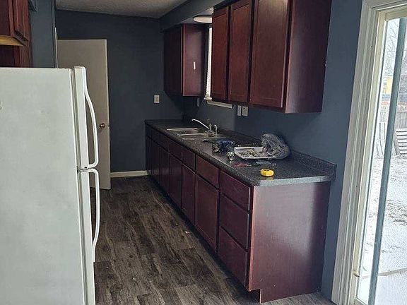 5th image of 114 Winston Ave
