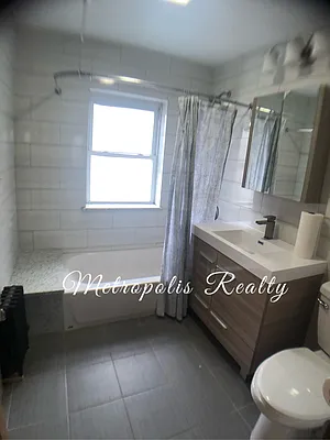 Rented by Metropolis International Realty Inc. | media 9