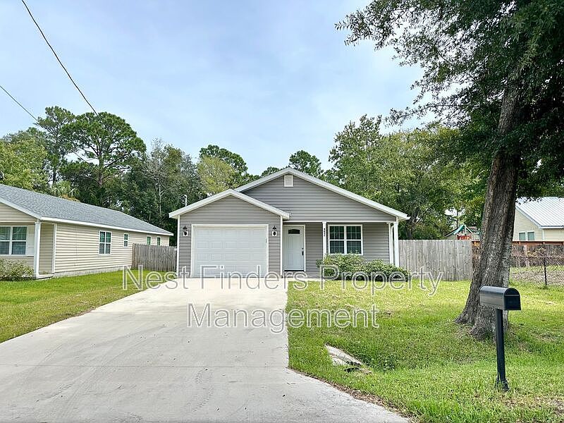 1st image of 4652 2nd Ave