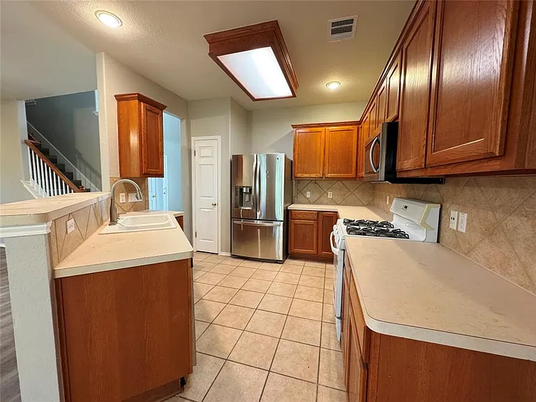 2311 Portwood Bend Cv — Photo 13
