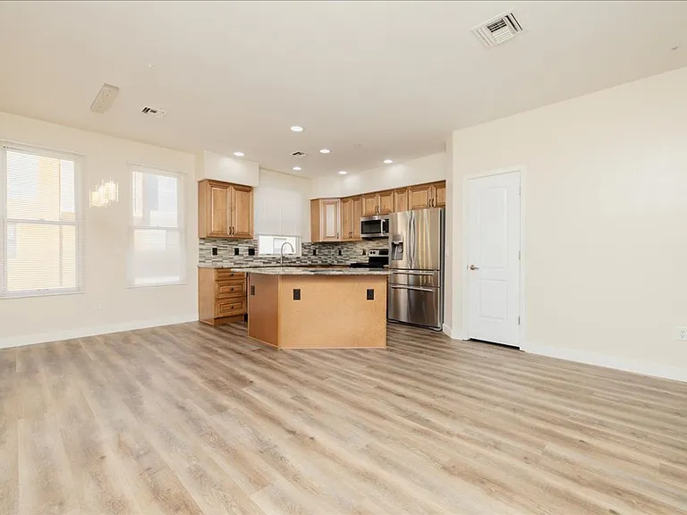 2450 E Blue Diamond Dr — Photo 19