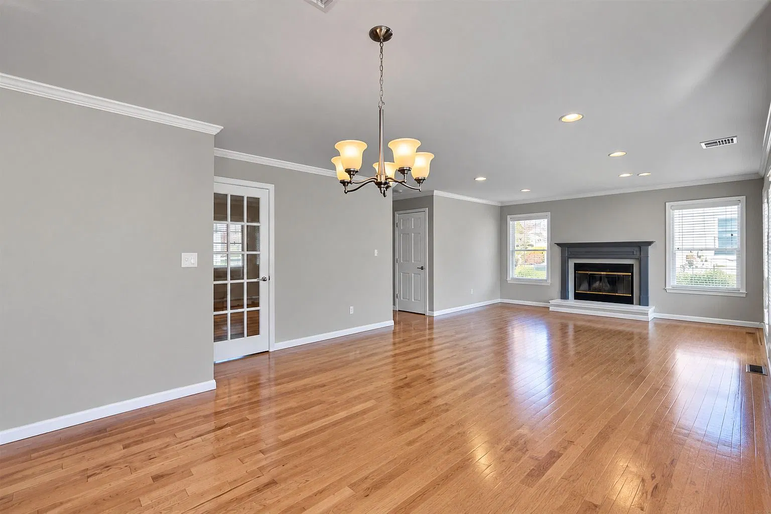 6 bed, 1850 sqft, $4,500 — Photo 4