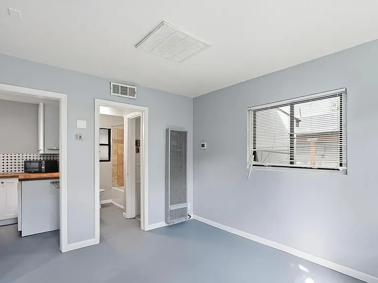 121 W Birdman Dr #A — Photo 4