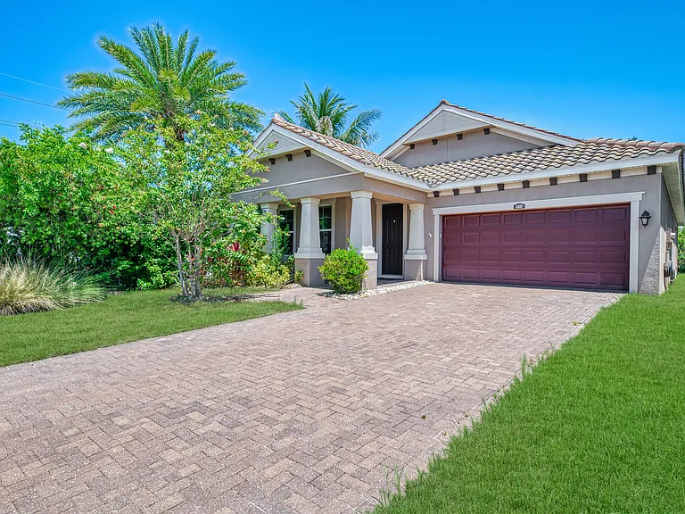 4400 Conchfish Ln — Photo 2