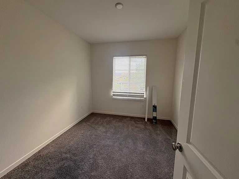 1072 Mariners Dr — Photo 20