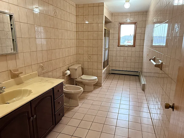 46 Gaston Ave — Photo 6