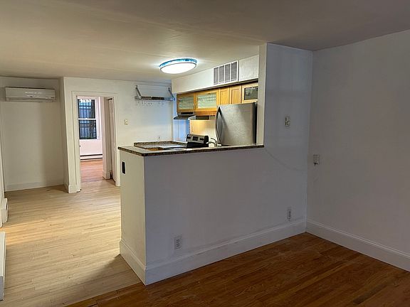 5th image of 520 Shawmut Ave #1
