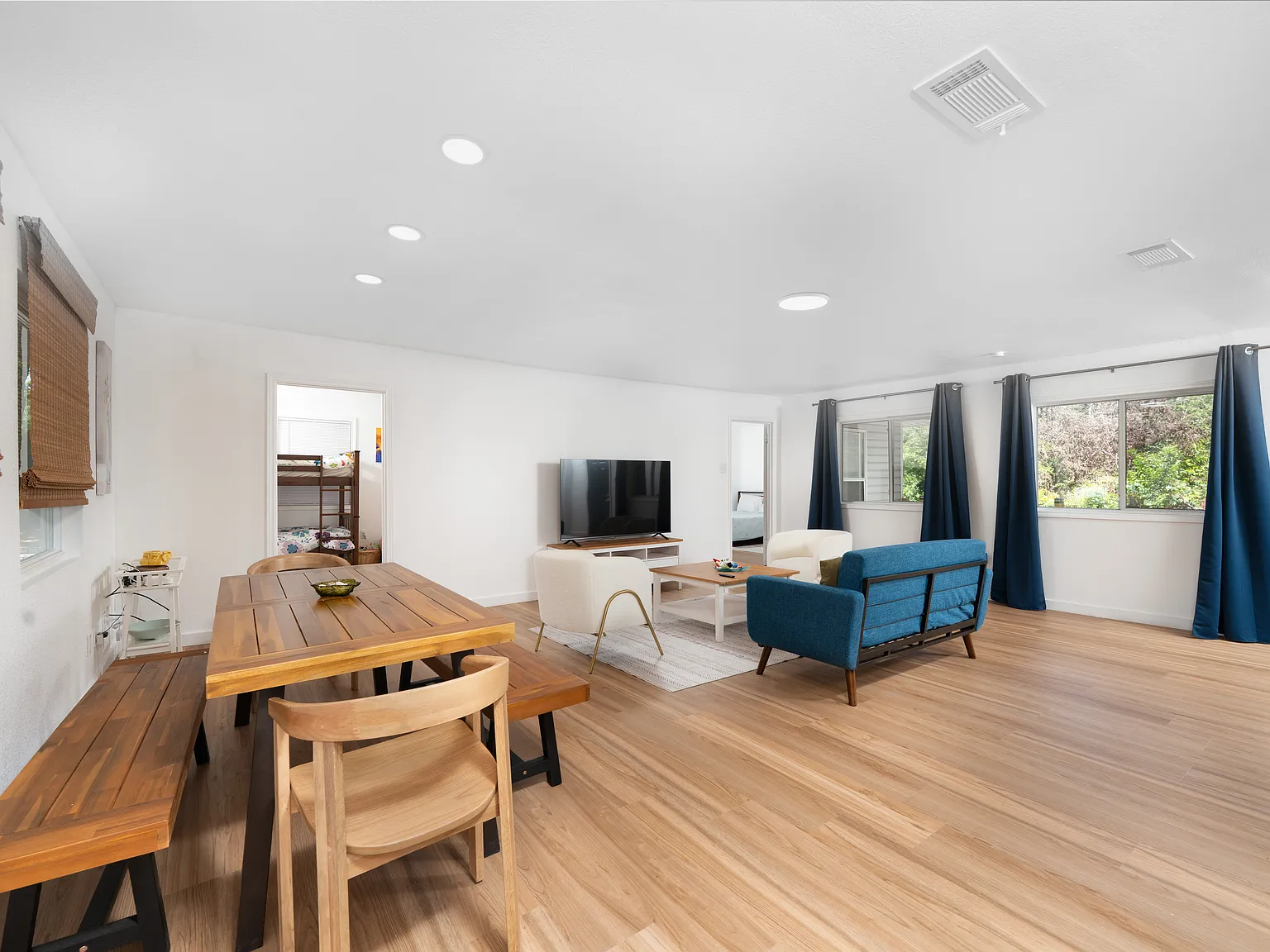 3 bed, 1296 sqft, $4,000 — Photo 2