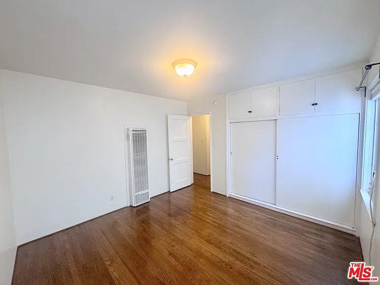 11928 Magnolia Blvd — Photo 6