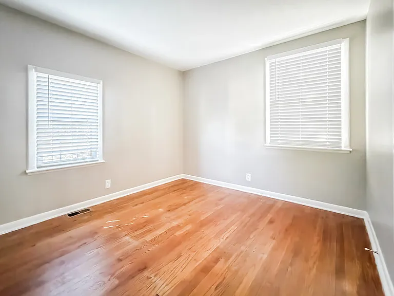 505 Roosevelt Ave — Photo 14