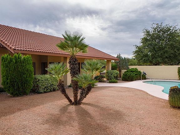 3rd image of 8161 E Sabino Dr