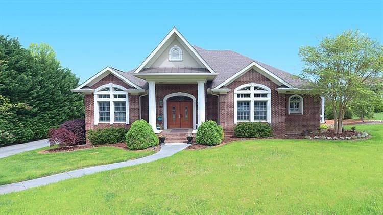 1st image of 1419 Herfordshire Ln