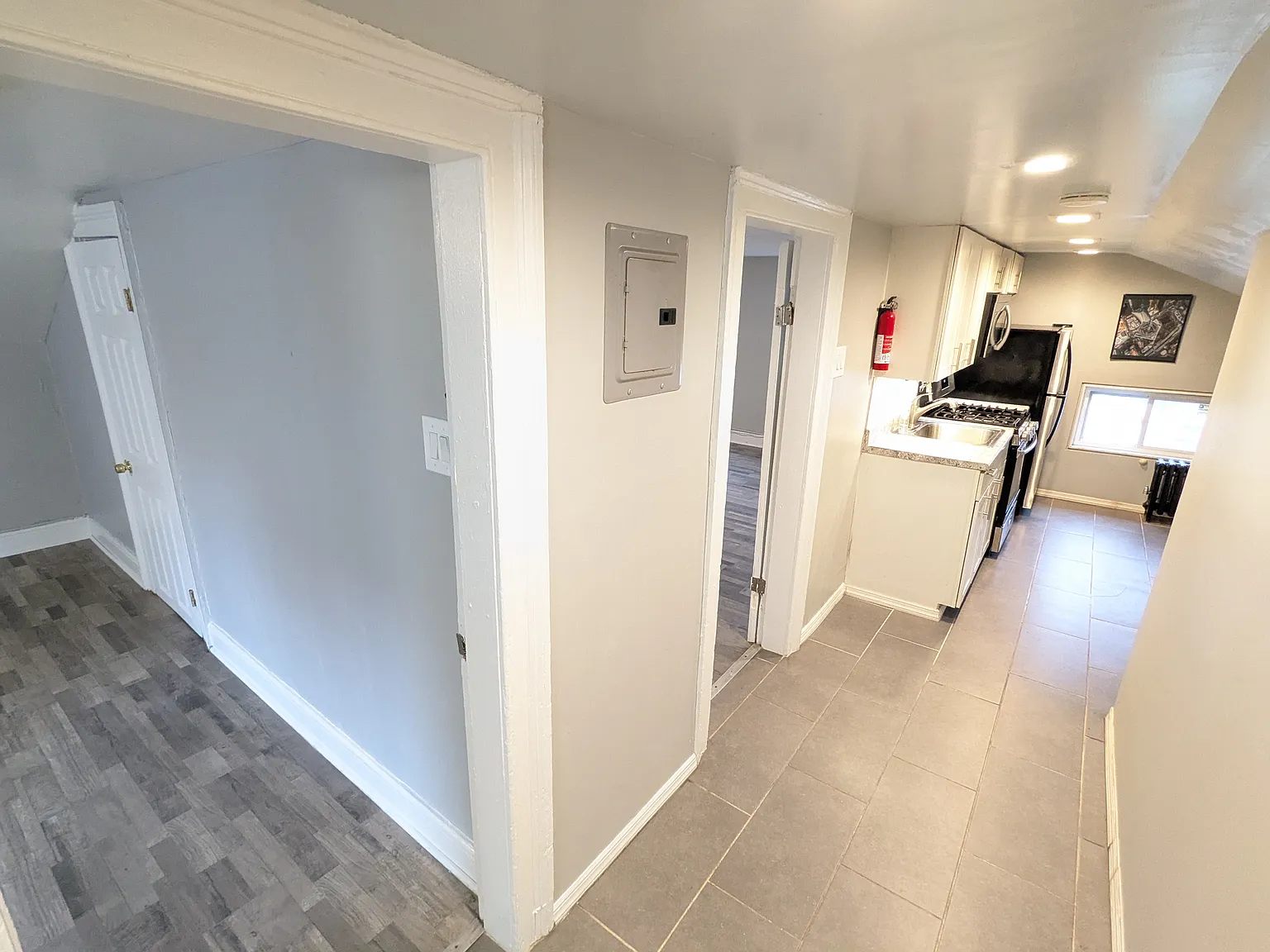 1 bed, 750 sqft, $2,045 — Photo 3