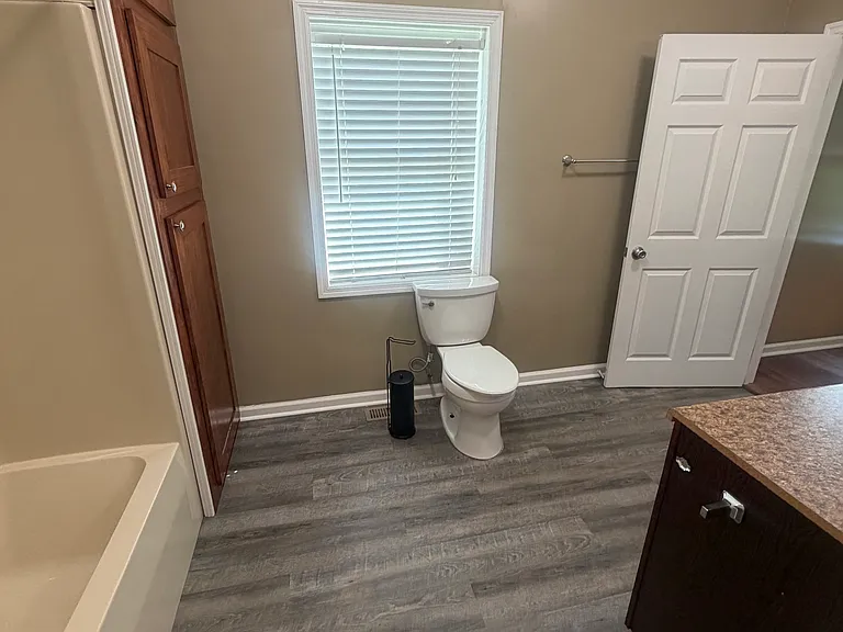 Bathroom cont...