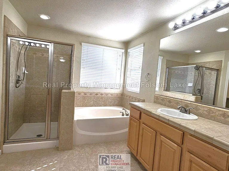 4446 Menaggio Way — Photo 23