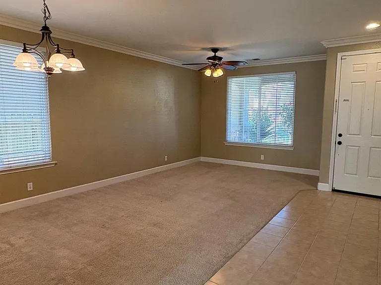 1105 N Perry Ave — Photo 5