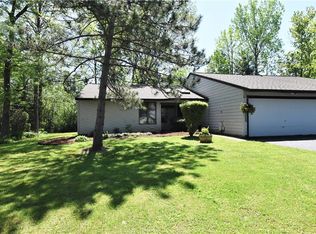 3188 Amesbury Dr, Baldwinsville, NY 13027