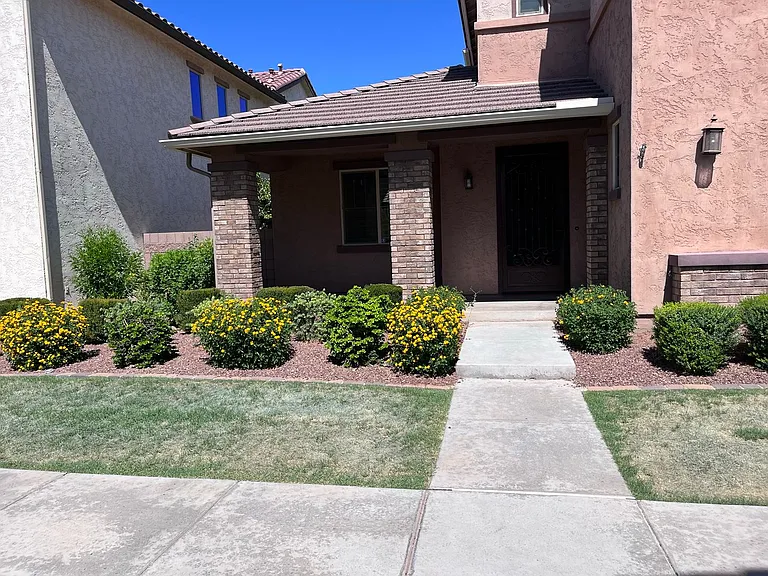 1046 S Annie Ln — Photo 2