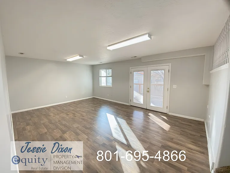 5889 S 3260 W — Photo 17