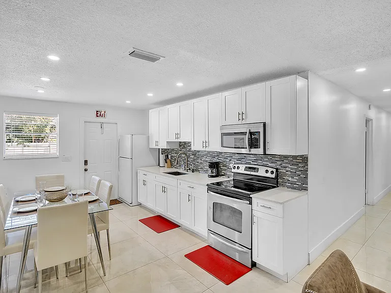 2121 McKinley St #2 — Photo 3
