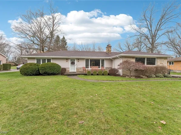 4052 Lockwood Blvd, Youngstown, OH 44511