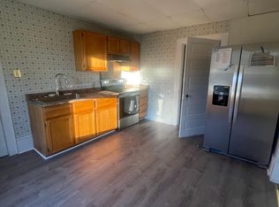 1118 W 3rd St, Siler City, NC 27344