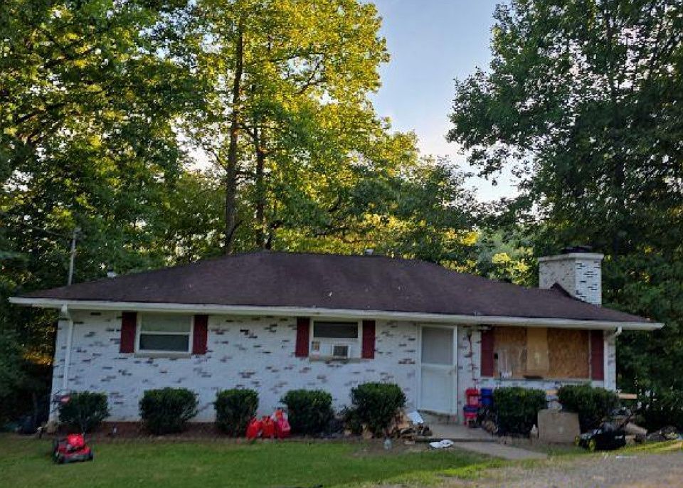 1st image of 2611 Charmwood Dr