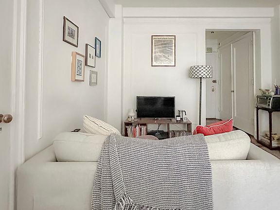 3rd image of 457 W 57th St #303