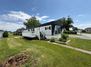 9 Meadowlark Ln #9MEAD, Beecher, IL 60401