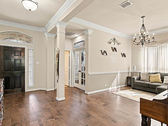 5th image of 506 Longfellow Ln